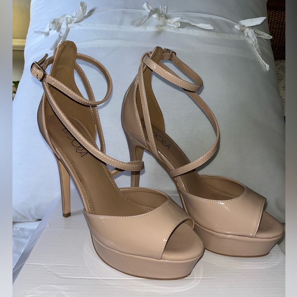 As new!! ISADORA platform nude heels. - Picture 2 of 14